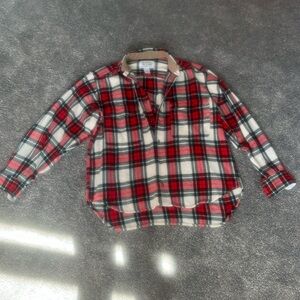 Women’s high-low flannel.